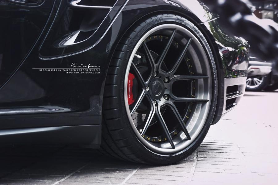 Колеса Porsche 911 Turbo by ReinART Design 2015 года  (фото 15 из 17)